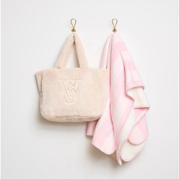 Brand new Victoria secret fur tote and striped blanket - Picture 1 of 4